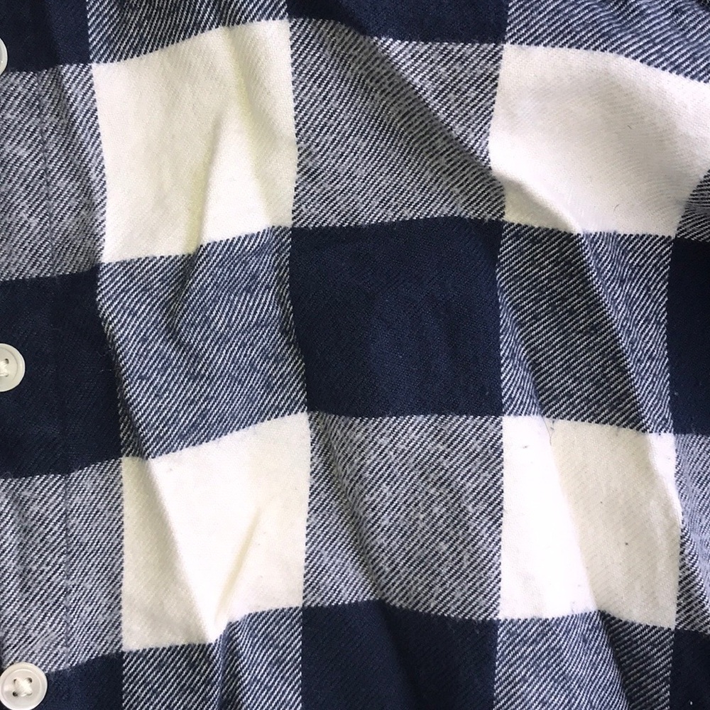 🎊🎉 5 for $20🎉🎊 women’s plaid button down shirt - Picture 2 of 5